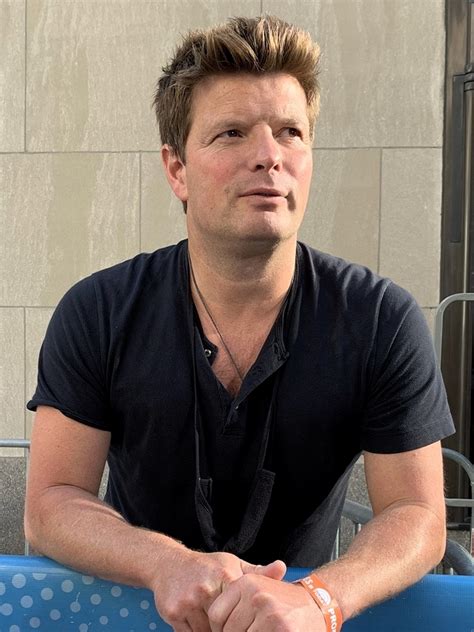 phil harvey|Phil Harvey (band manager) .